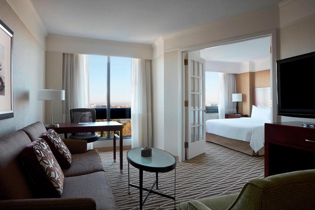 Washington Dulles Marriott Suites Herndon Exteriör bild