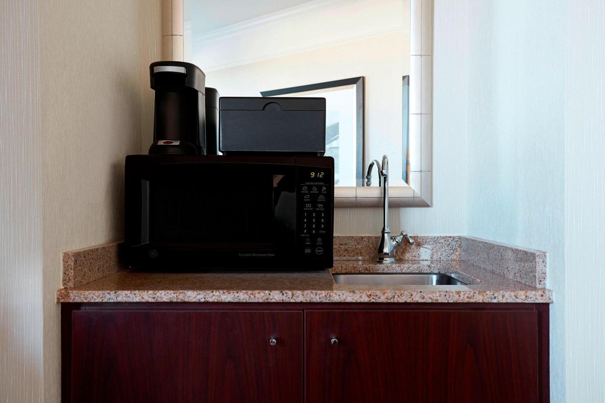 Washington Dulles Marriott Suites Herndon Exteriör bild